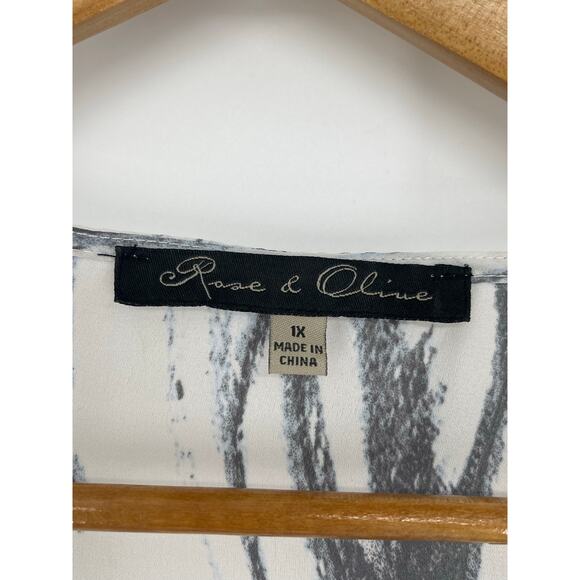 Rose and Olive‎ White Gray Blue Abstract Top Size 1X Flowy Coastal Cool - Picture 4 of 6